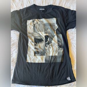 INVISIBLE BULLY men's label us notorious t-shirt in black